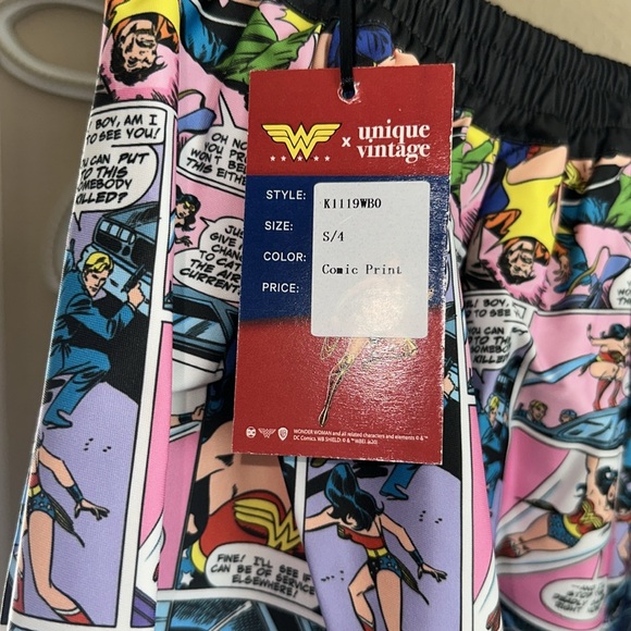 Wonder Woman Comic Skirt - Picture 7 of 8